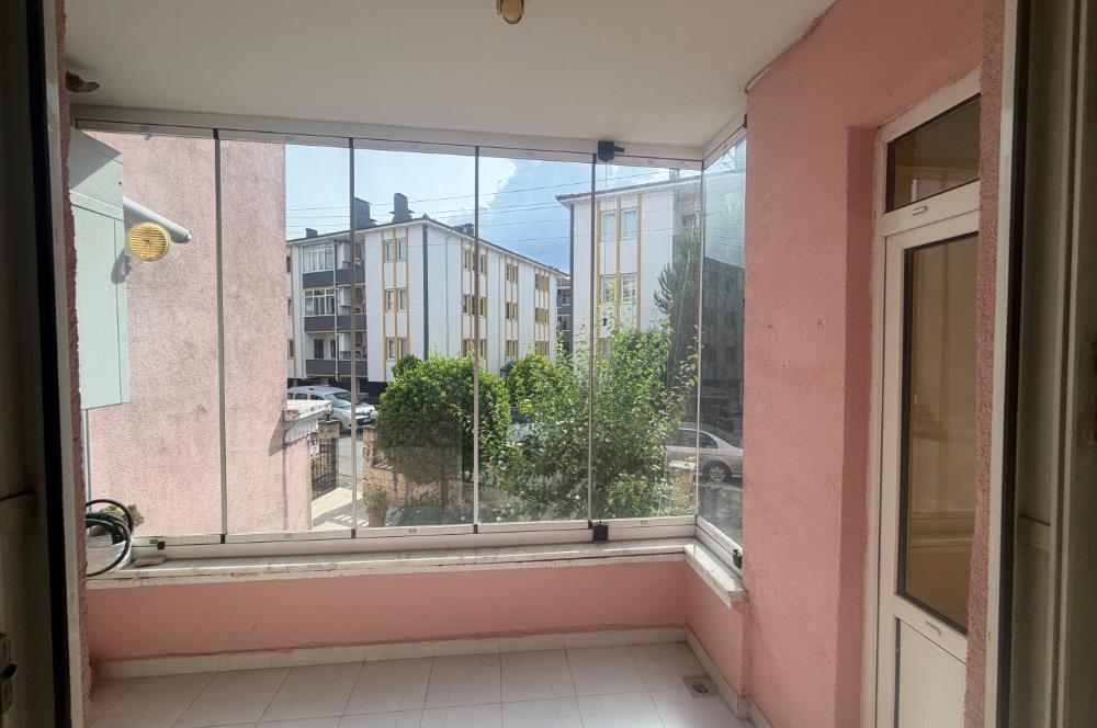 Adapazarı Şeker Mahallesinde Kiralık Geniş 3+1 Daire