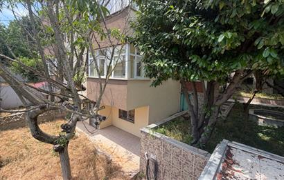 Serdivan'da Satılık 6+1 Tripleks Villa, Geniş Bahçeli