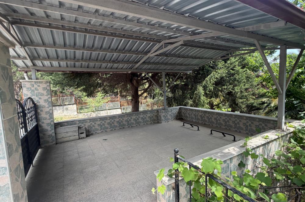 Serdivan'da Satılık 6+1 Tripleks Villa, Geniş Bahçeli