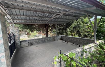 Serdivan'da Satılık 6+1 Tripleks Villa, Geniş Bahçeli