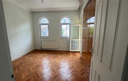 Serdivan'da Satılık 6+1 Tripleks Villa, Geniş Bahçeli