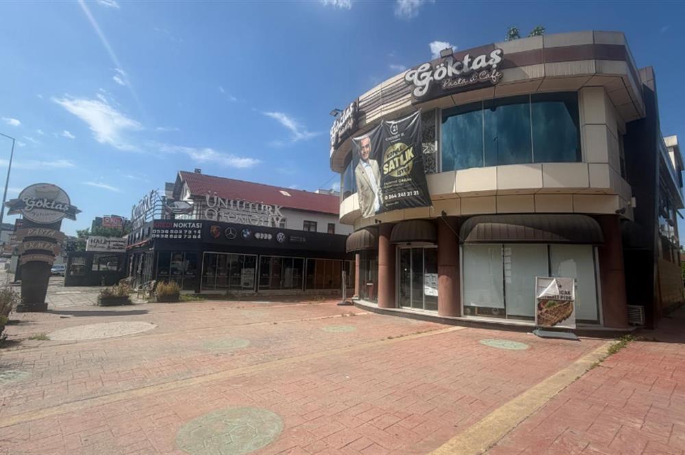 Serdivan Cadde Üzeri Satılık Prestijli İş Yeri - 560m²