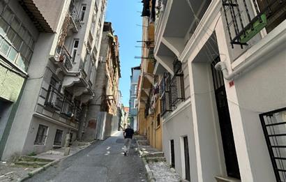 BEYOĞLU'NDA SATILIK DÜKKAN