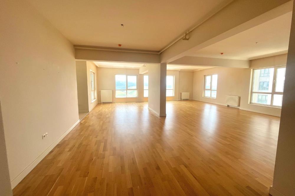 ÇANKAYA GÜNEYPARK 1 SİTESİNDE KİRALIK VADİ MANZARALI 4+1 DAİRE​﻿