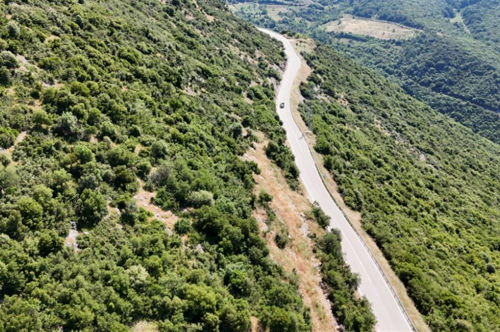 C21Cius; Şahinyurdu'nda Asfalt Yola Cepheli 626 m2 Manzaralı Arazi