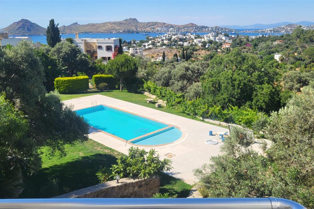 Yalıkavak'ta Deniz Manzaralı Ebeveyn banyolu Eşyalı 2+1 Kiralık Daire