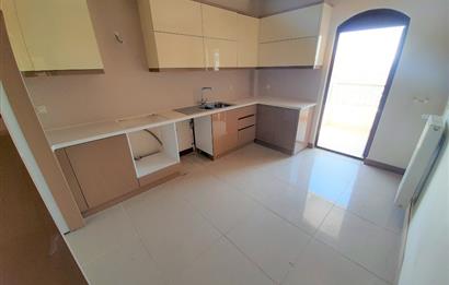809 ETAP / 3+1 / CADDE ÜSTÜNDE MERKEZİ KONUMDA GİRİŞ KAT SATILIK