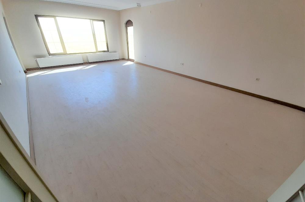 809 ETAP / 3+1 / CADDE ÜSTÜNDE MERKEZİ KONUMDA GİRİŞ KAT SATILIK