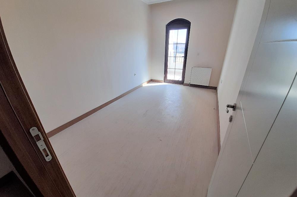 809 ETAP / 3+1 / CADDE ÜSTÜNDE MERKEZİ KONUMDA GİRİŞ KAT SATILIK