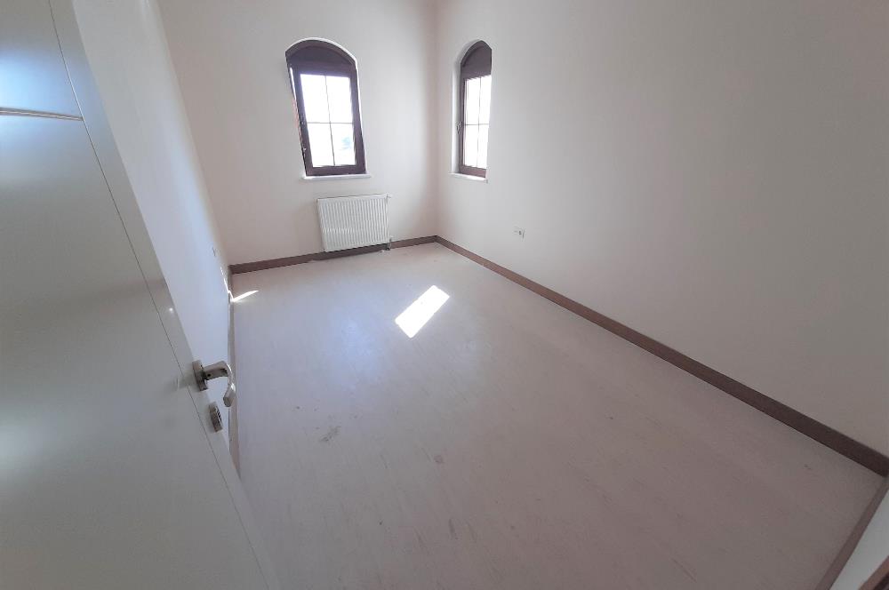 809 ETAP / 3+1 / CADDE ÜSTÜNDE MERKEZİ KONUMDA GİRİŞ KAT SATILIK