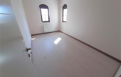 809 ETAP / 3+1 / CADDE ÜSTÜNDE MERKEZİ KONUMDA GİRİŞ KAT SATILIK