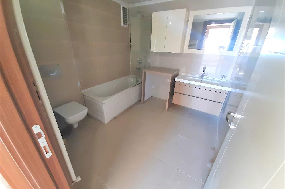 809 ETAP / 3+1 / CADDE ÜSTÜNDE MERKEZİ KONUMDA GİRİŞ KAT SATILIK
