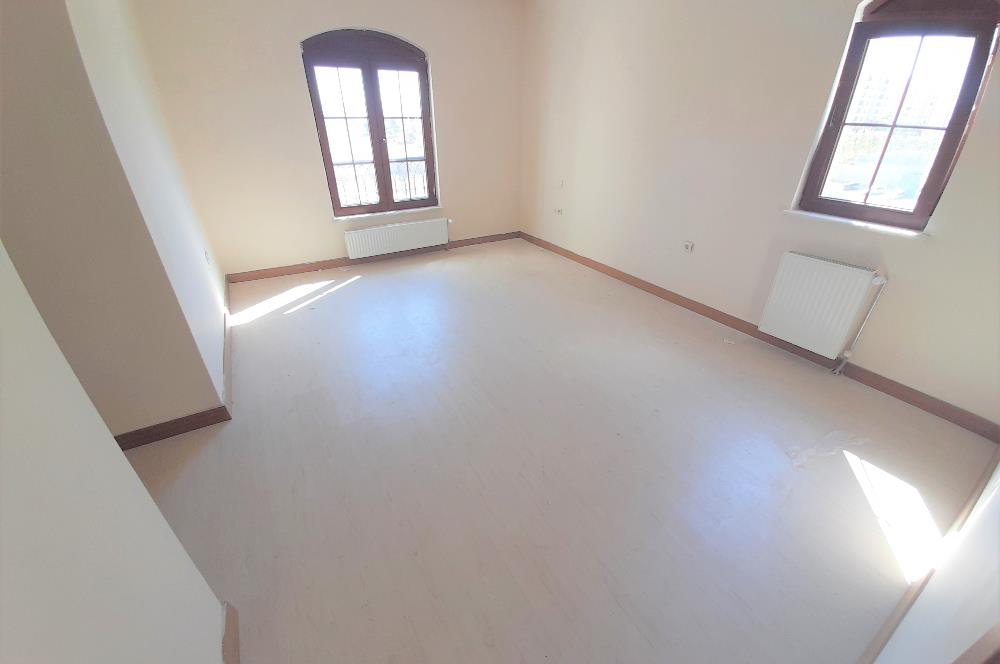809 ETAP / 3+1 / CADDE ÜSTÜNDE MERKEZİ KONUMDA GİRİŞ KAT SATILIK