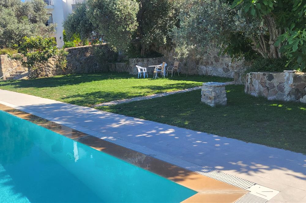 Yalıkavak'ta Havuzlu Sitede Eşyalı 2+1 Kiralık Daire