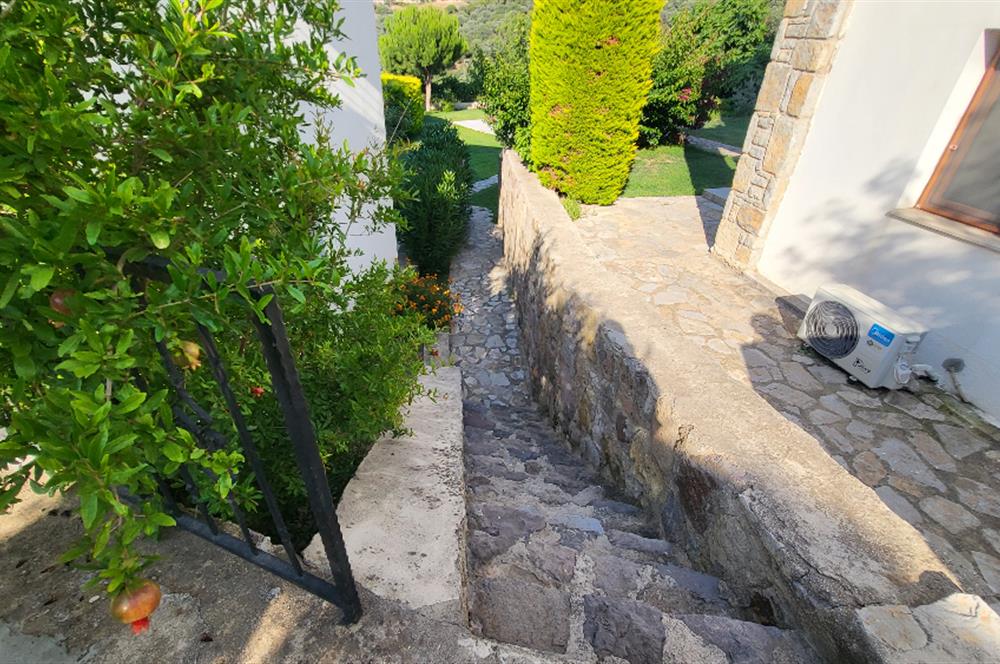 Yalıkavak'ta Havuzlu Sitede Eşyalı 2+1 Kiralık Daire