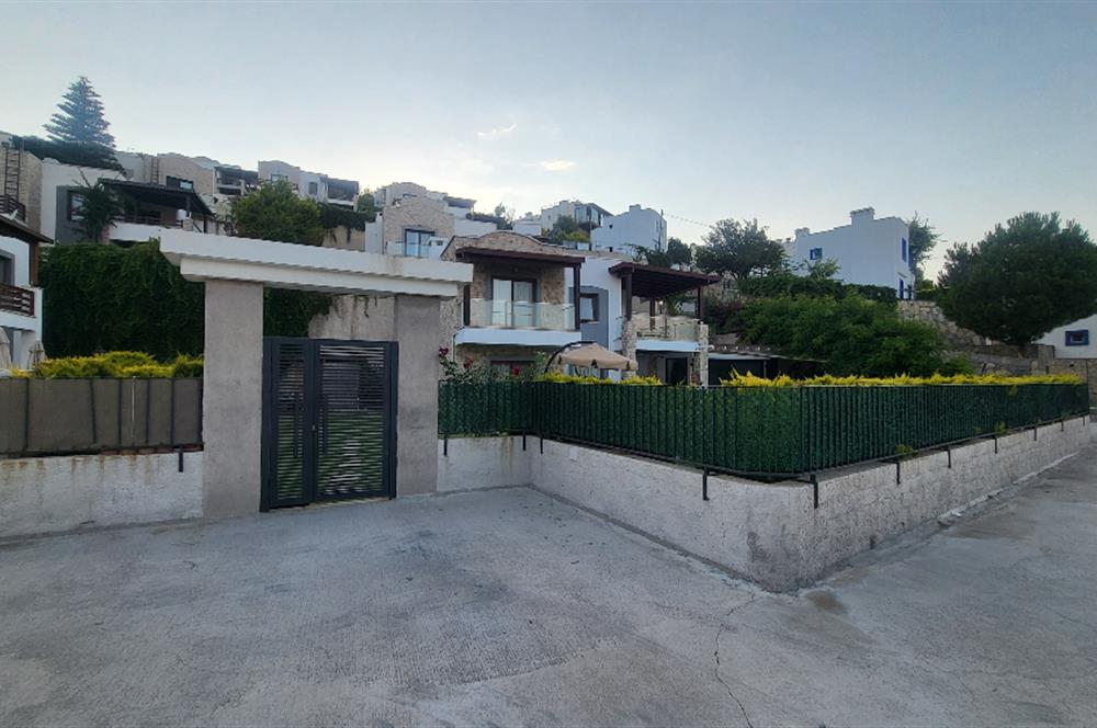 Bodrum Gündoğan'da Özel havuzlu Eşyalı Kiralık 4+1 Lüks Villa