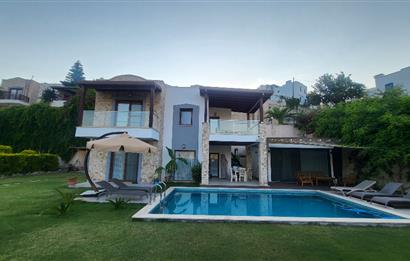Bodrum Gündoğan'da Özel havuzlu Eşyalı Kiralık 4+1 Lüks Villa
