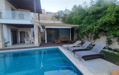 Bodrum Gündoğan'da Özel havuzlu Eşyalı Kiralık 4+1 Lüks Villa