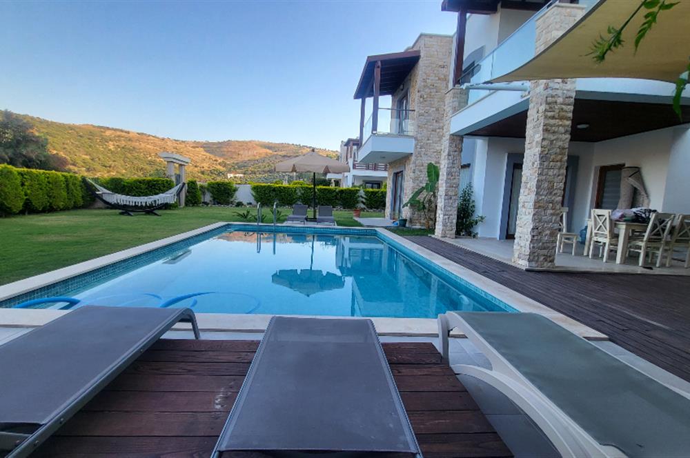 Bodrum Gündoğan'da Özel havuzlu Eşyalı Kiralık 4+1 Lüks Villa