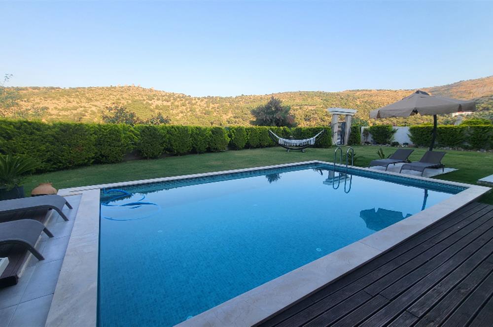Bodrum Gündoğan'da Özel havuzlu Eşyalı Kiralık 4+1 Lüks Villa