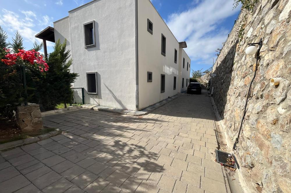 Turgutreis'de Havuzlu Sitede Satılık 3+1 Bahçeli Daire