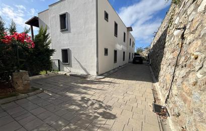 Turgutreis'de Havuzlu Sitede Satılık 3+1 Bahçeli Daire