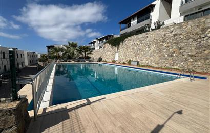 Turgutreis'de Havuzlu Sitede Satılık 3+1 Bahçeli Daire