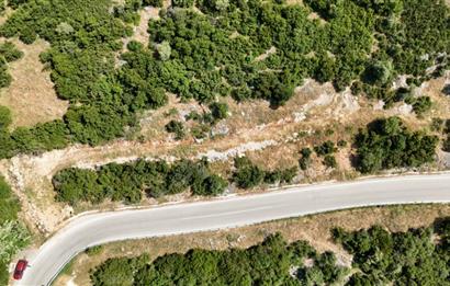 C21Cius; Şahinyurdu'nda Asfalt Yola Cepheli 626 m2 Manzaralı Arazi