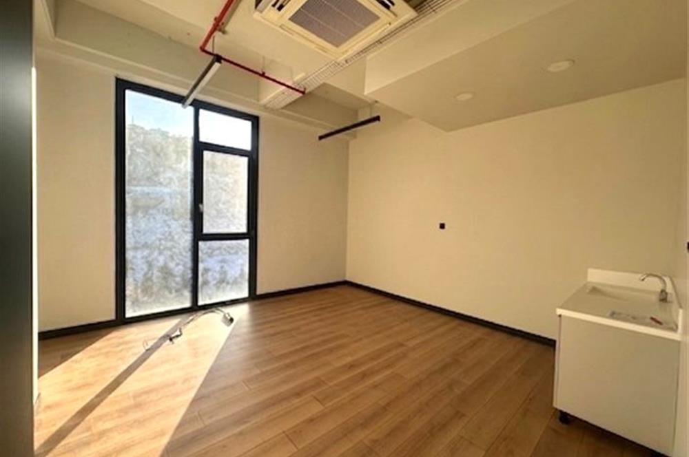 Kağıthane Kiralık Ofis 150m2 Dekorasyonlu Taşınmaya Hazır KDV'li
