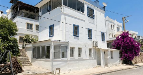 Bodrum Yokuşbaşı, Merkezi Konumda, Önü Açık, Satılık 3+1 Dubleks - 35084