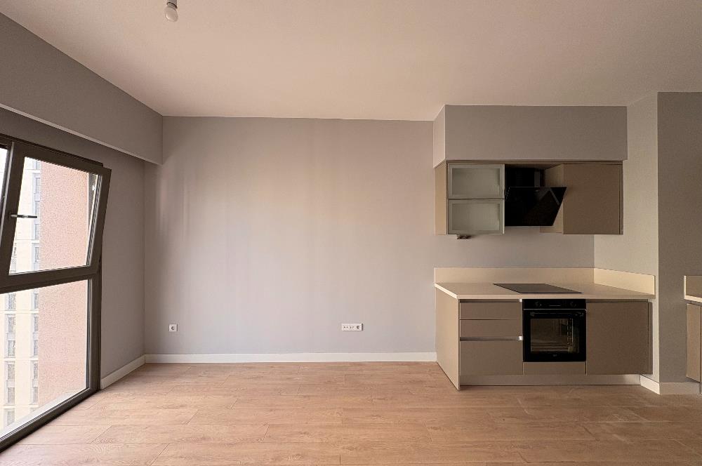 C21 ROOF 16.ETAP YÜKSEK KAT MİLLET BAHÇE MANZARALI 1+1 KİRALIK