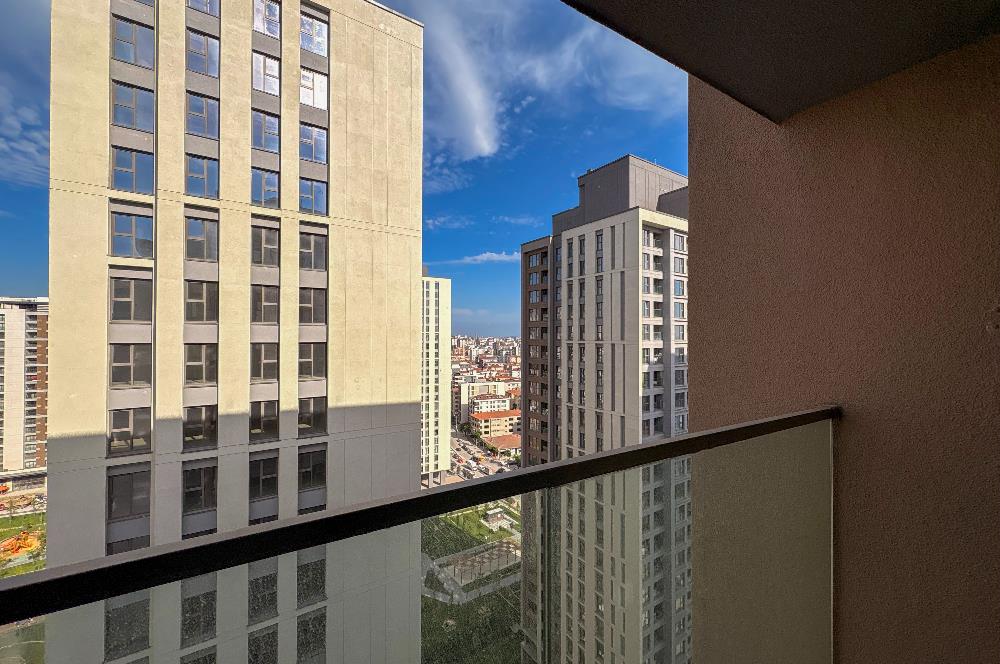 C21 ROOF 16.ETAP YÜKSEK KAT MİLLET BAHÇE MANZARALI 1+1 KİRALIK