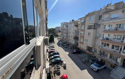 ATATÜRK MAH BANDIRMA CAD ÜZERİNDE ARA KAT SATILIK 3+1 DAİRE