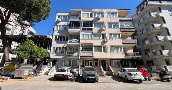 ATATÜRK MAH BANDIRMA CAD ÜZERİNDE ARA KAT SATILIK 3+1 DAİRE - 35061