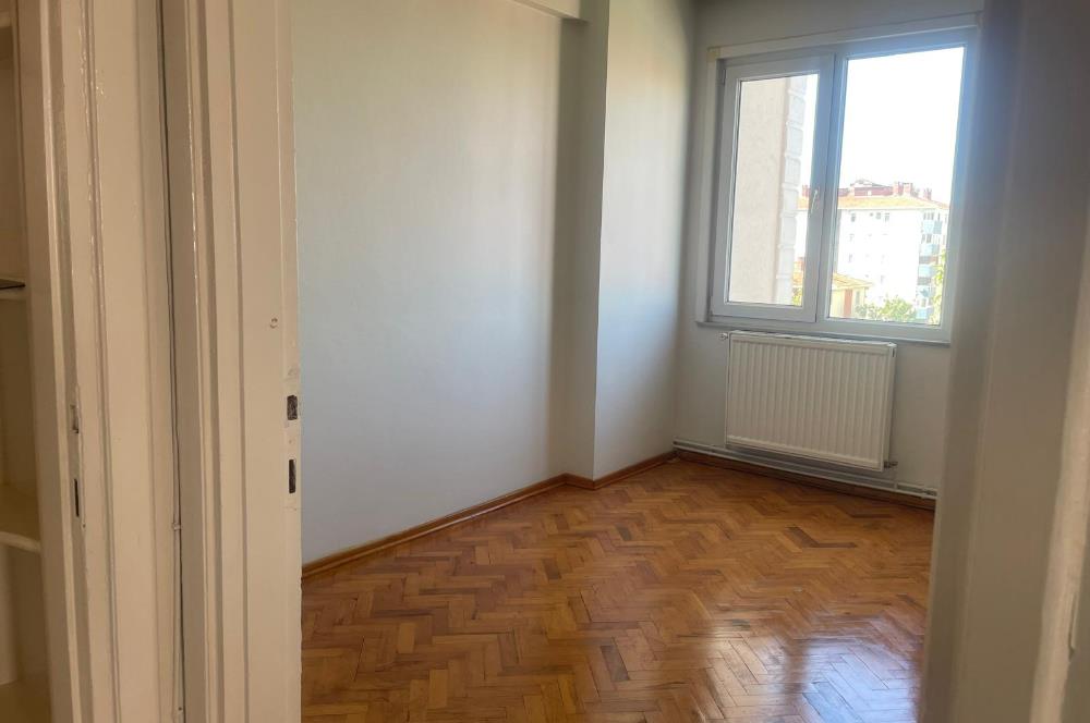Atakent'te Metro Yakını, 4 Balkonlu, Kiralık 3+1 Daire