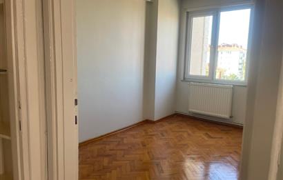 Atakent'te Metro Yakını, 4 Balkonlu, Kiralık 3+1 Daire