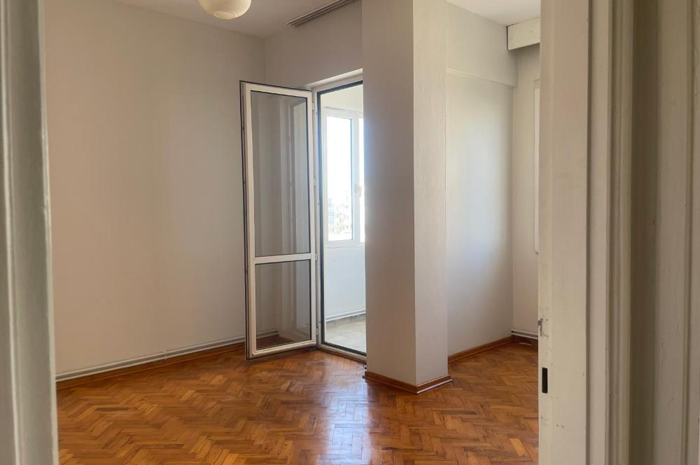 Atakent'te Metro Yakını, 4 Balkonlu, Kiralık 3+1 Daire