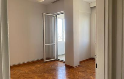 Atakent'te Metro Yakını, 4 Balkonlu, Kiralık 3+1 Daire