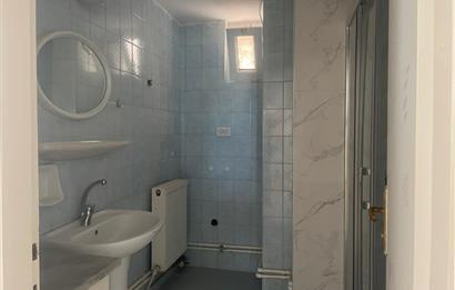 Atakent'te Metro Yakını, 4 Balkonlu, Kiralık 3+1 Daire