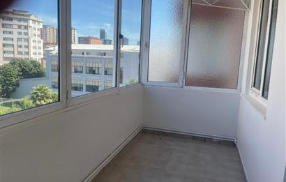 Atakent'te Metro Yakını, 4 Balkonlu, Kiralık 3+1 Daire