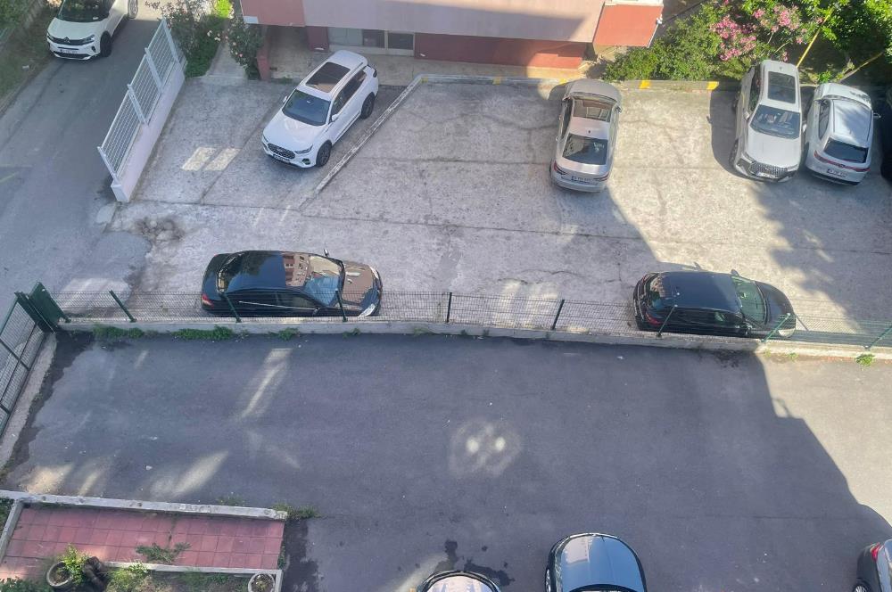 Atakent'te Metro Yakını, 4 Balkonlu, Kiralık 3+1 Daire