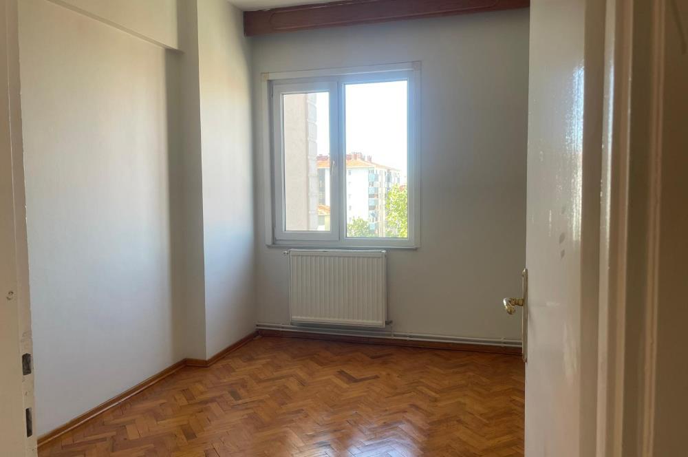 Atakent'te Metro Yakını, 4 Balkonlu, Kiralık 3+1 Daire