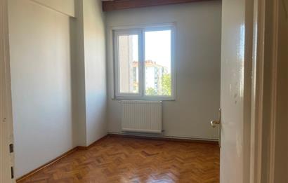 Atakent'te Metro Yakını, 4 Balkonlu, Kiralık 3+1 Daire
