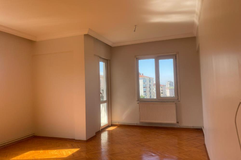 Atakent'te Metro Yakını, 4 Balkonlu, Kiralık 3+1 Daire