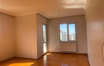 Atakent'te Metro Yakını, 4 Balkonlu, Kiralık 3+1 Daire