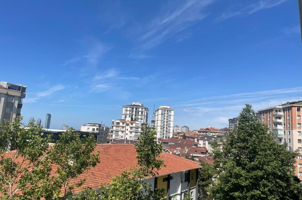 Atakent'te Metro Yakını, 4 Balkonlu, Kiralık 3+1 Daire