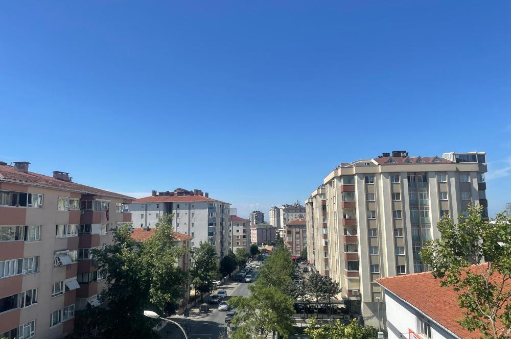 Atakent'te Metro Yakını, 4 Balkonlu, Kiralık 3+1 Daire