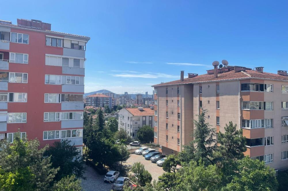 Atakent'te Metro Yakını, 4 Balkonlu, Kiralık 3+1 Daire