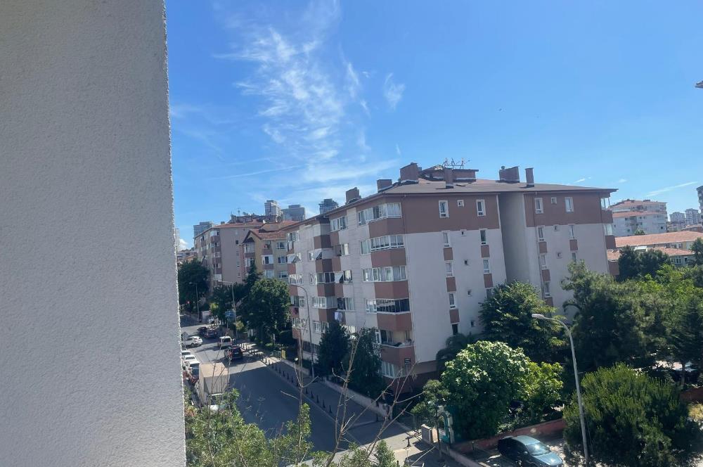 Atakent'te Metro Yakını, 4 Balkonlu, Kiralık 3+1 Daire