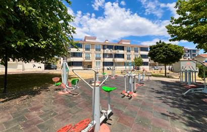 ÇEVREYOLU CD. ÜZERİ PARK KARŞISI SATILIK ARA KAT 3+1 DAİRE